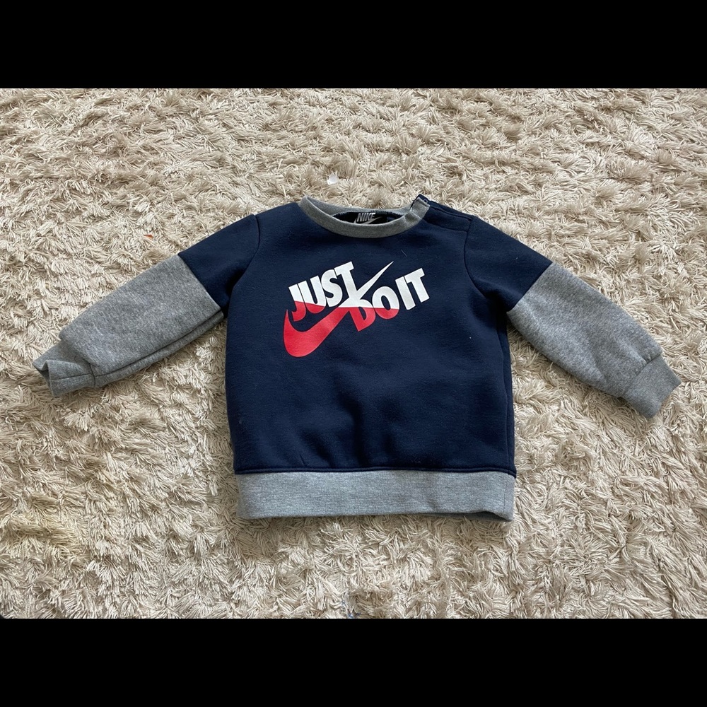 Nike sweater kids